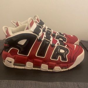Nike More Uptempo Bulls size 9! Great Condition! Worn like 3 times!